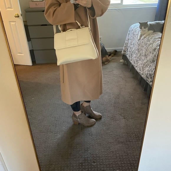 Beautiful brand new (never been used) Isabel Bernard bag - Picture 2 of 14